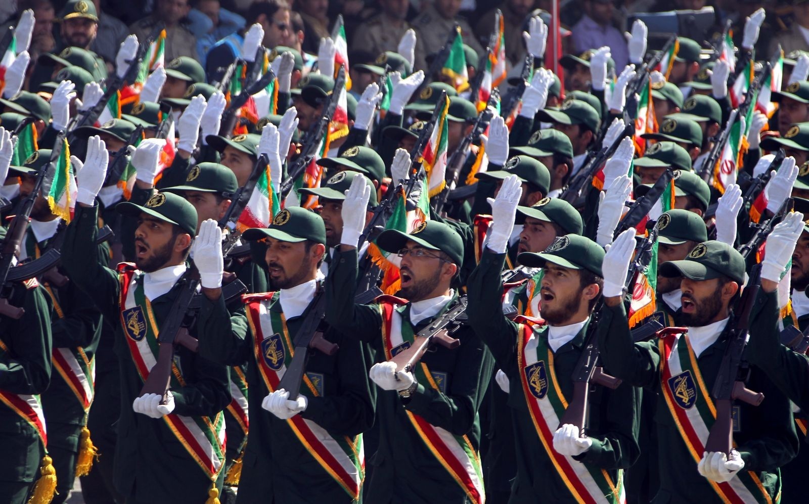 إيران تعلن عن اعتقال شبكة تمولها السعودية وتنشر التفاصيل