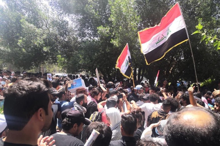 آلاف المتظاهرين يصلون ساحة التحرير في بغداد للمطالبة بمحاسبة قتلة الناشطين