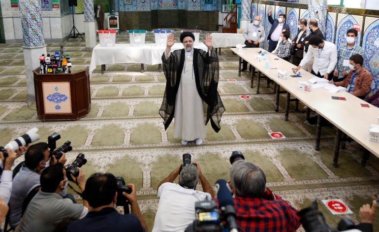 "إبراهيم رئيسي" على أبواب الرئاسة الإيرانية