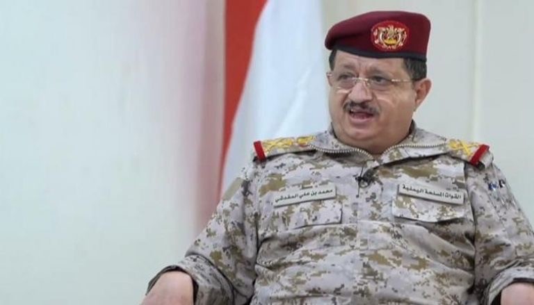 وزير الدفاع اليمني يؤكد على الالتزام بالهدنة رغم الخروقات الحوثية
