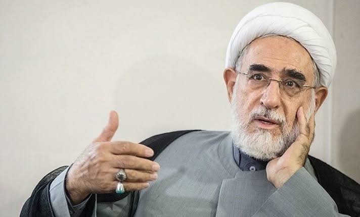 رجل دين إيراني يدعو لإعادة النظر في طريقة الحكم بإيران