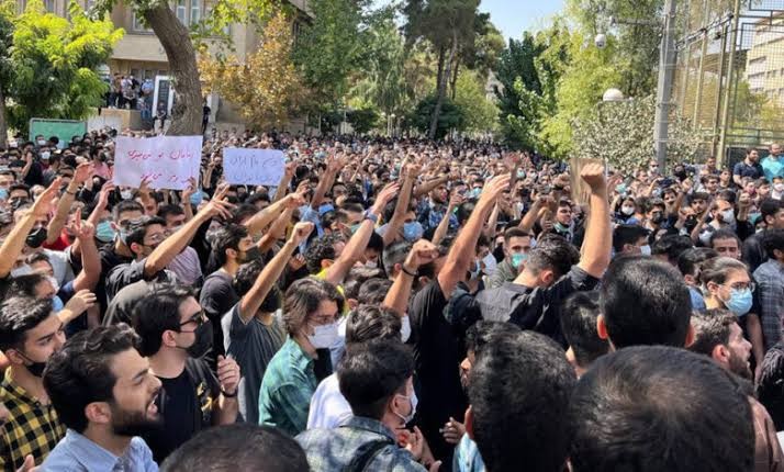 دعوات للتظاهر أمام الجامعات في إيران السبت المقبل