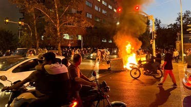 مواجهات بين الأمن الإيراني والمحتجين في "سقز" وارتفاع حصيلة القتلى إلى 154