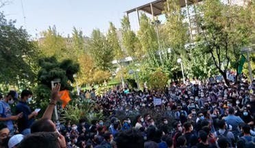 40 محاميا إيرانيا يوجهون انتقادا للنظام: الشعب سينتصر