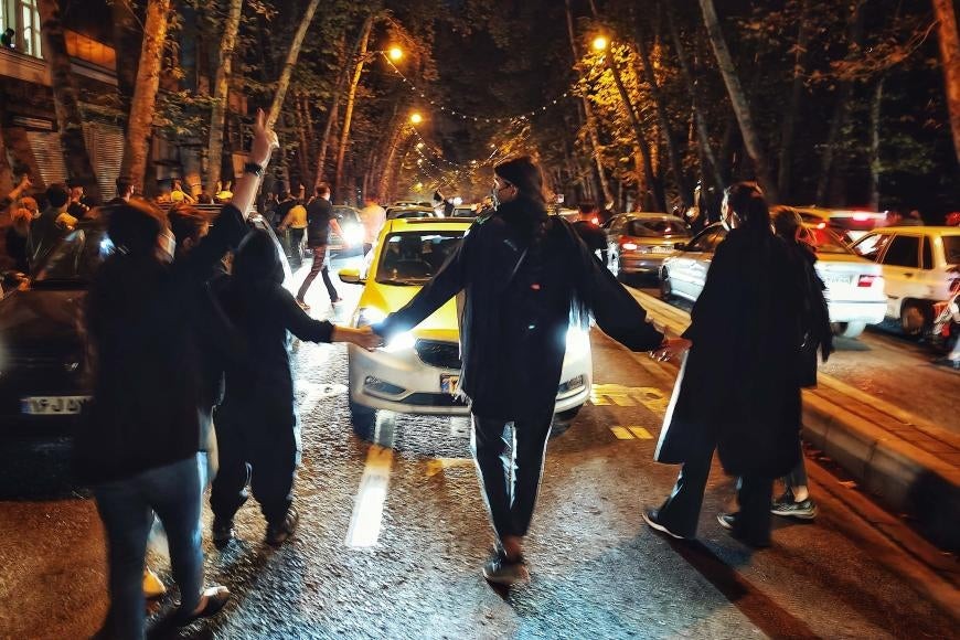 "هيومن رايتس ووتش": آلاف المتظاهرين الإيرانيين والنشطاء المحتجزين في خطر