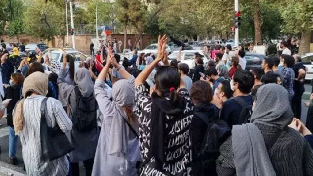 انتفاضة الإيرانيين تدخل شهرها الرابع واحتجاجات في زهدان وأحياء طهران