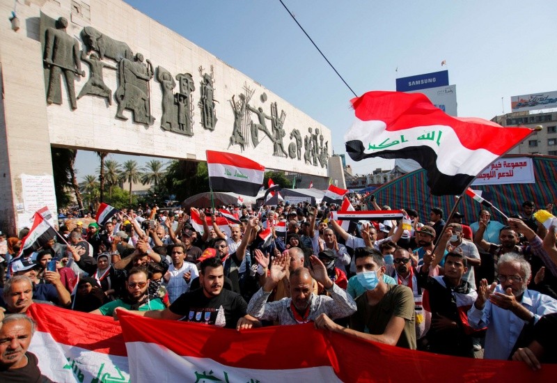 معارضة إيران تدعم انتفاضتي العراق ولبنان