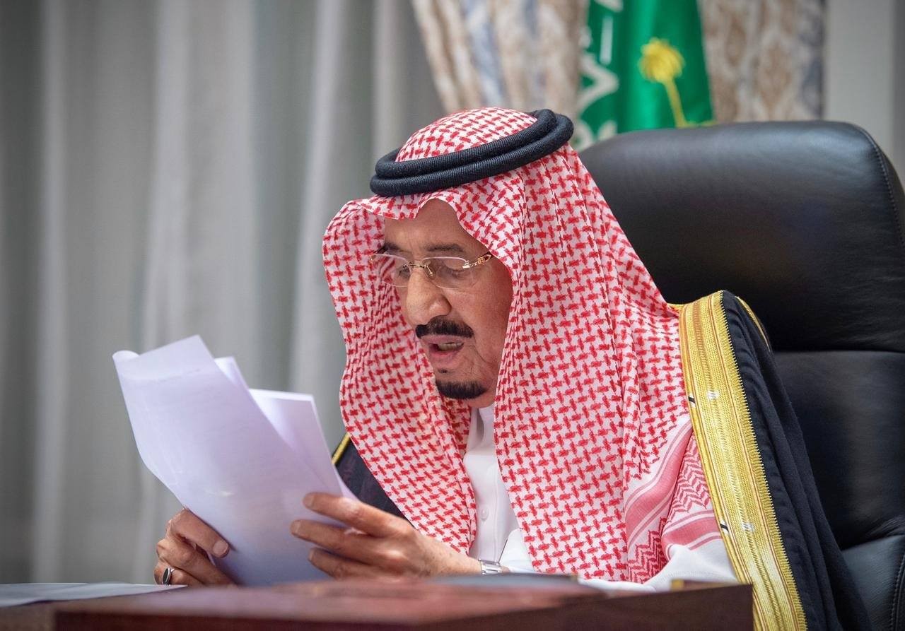 العاهل السعودي يدعو المجتمع الدولي لاتخاذ موقف إزاء المشروع الإيـراني