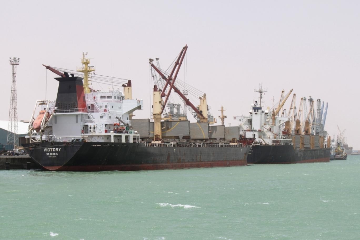 بطلب إيراني.. العراق يبدأ بناء أكبر قاعدة عسكرية في البصرة