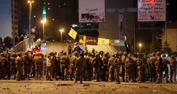 لبنان.. "حزب الله" يرفض تشكيل حكومة تمثل مطالب اللبنانيين
