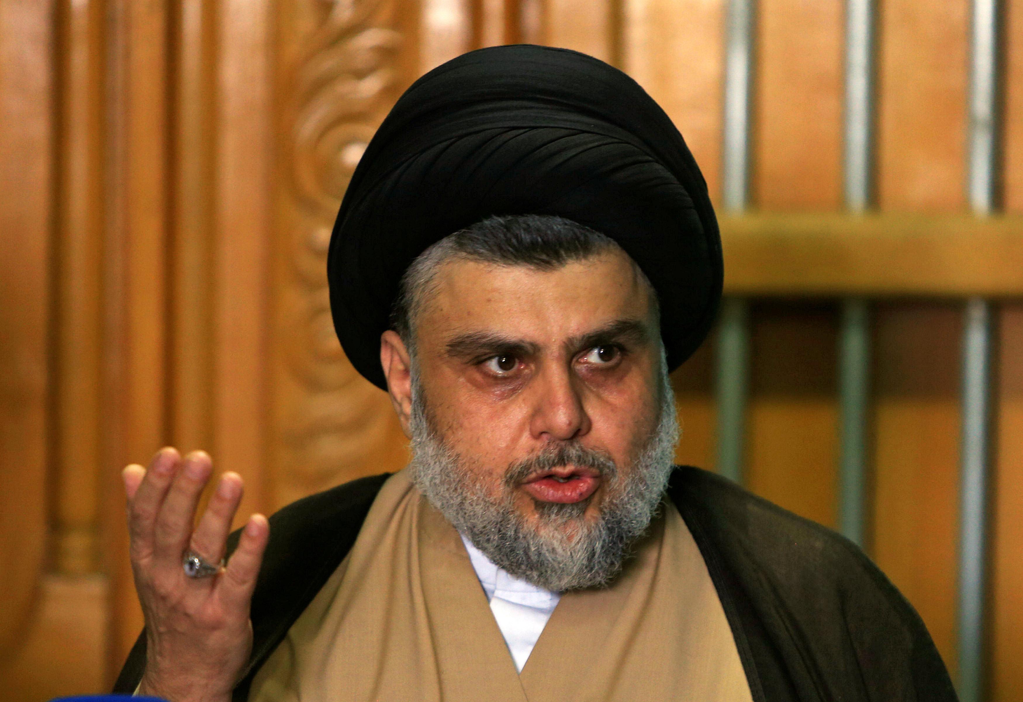 العراق.. مقتدى الصدر يغرد خارج سرب الحشد الشعبي