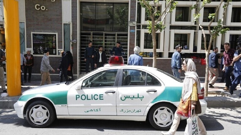 إيـران.. اعتقال 24 ناشطا بذريعة "نشر أخبار كاذبة" حول تفشي "كورونا"
