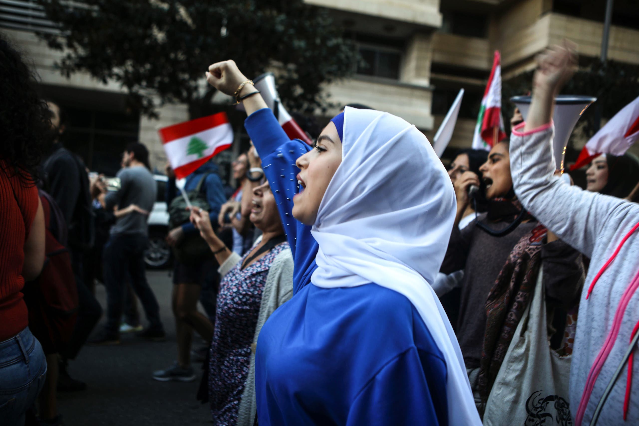 لبنان.. تكليف حسان دياب بتشكيل الحكومة ودعوات للتظاهر