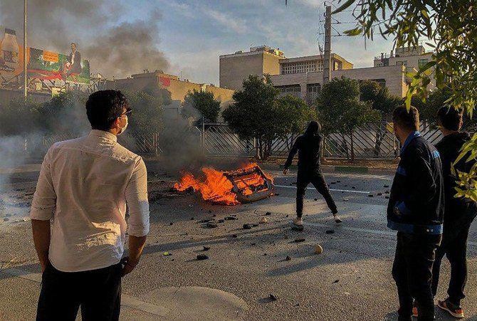 إيران.. استقالة نائب من مجلس الشورى وآلة القتل بتصاعد