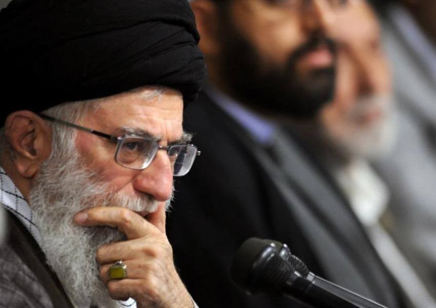 "خامنئي" يكشف شرط طهران للعودة للاتفاق النووي