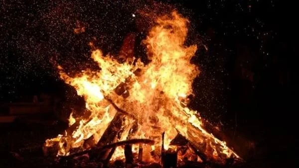 تفسير حلم النار المشتعلة في الشارع للعزباء والمتزوجة والحامل عند ابن سيرين والنابلسي